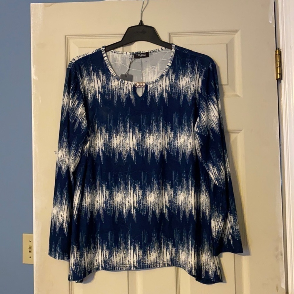 𝅺victoria NWT women’s top; size 1X